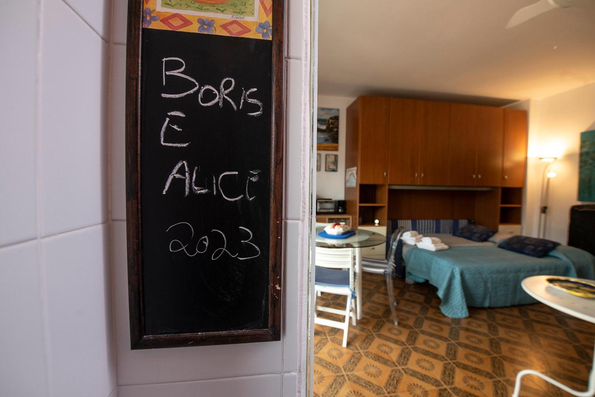 239 - Casa Del Sole Vista Mare - 5minuti A Piedi Dal Mare - Parcheggio Privato Apartment